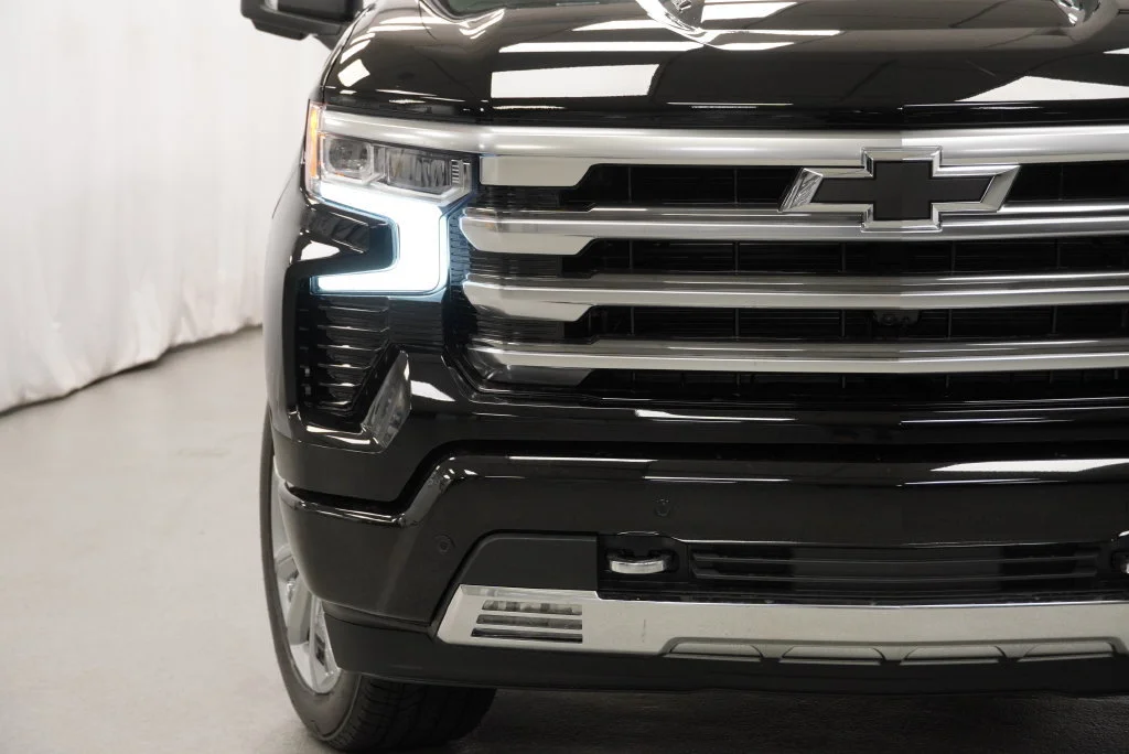 New 2026 Black Chevrolet High Country image 32