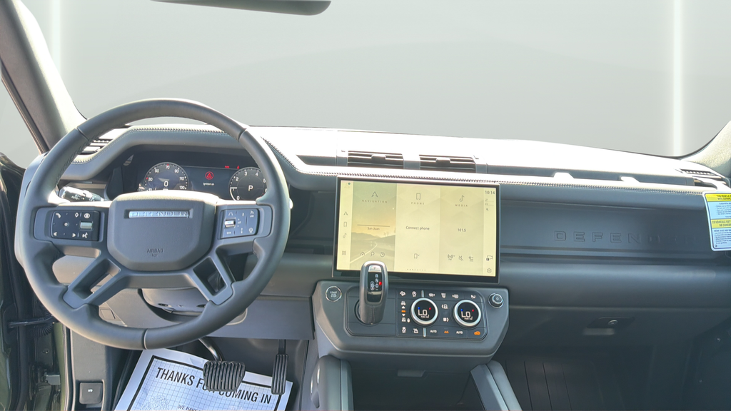New 2026 Woolstone Green Land Rover X-Dynamic SE image 19