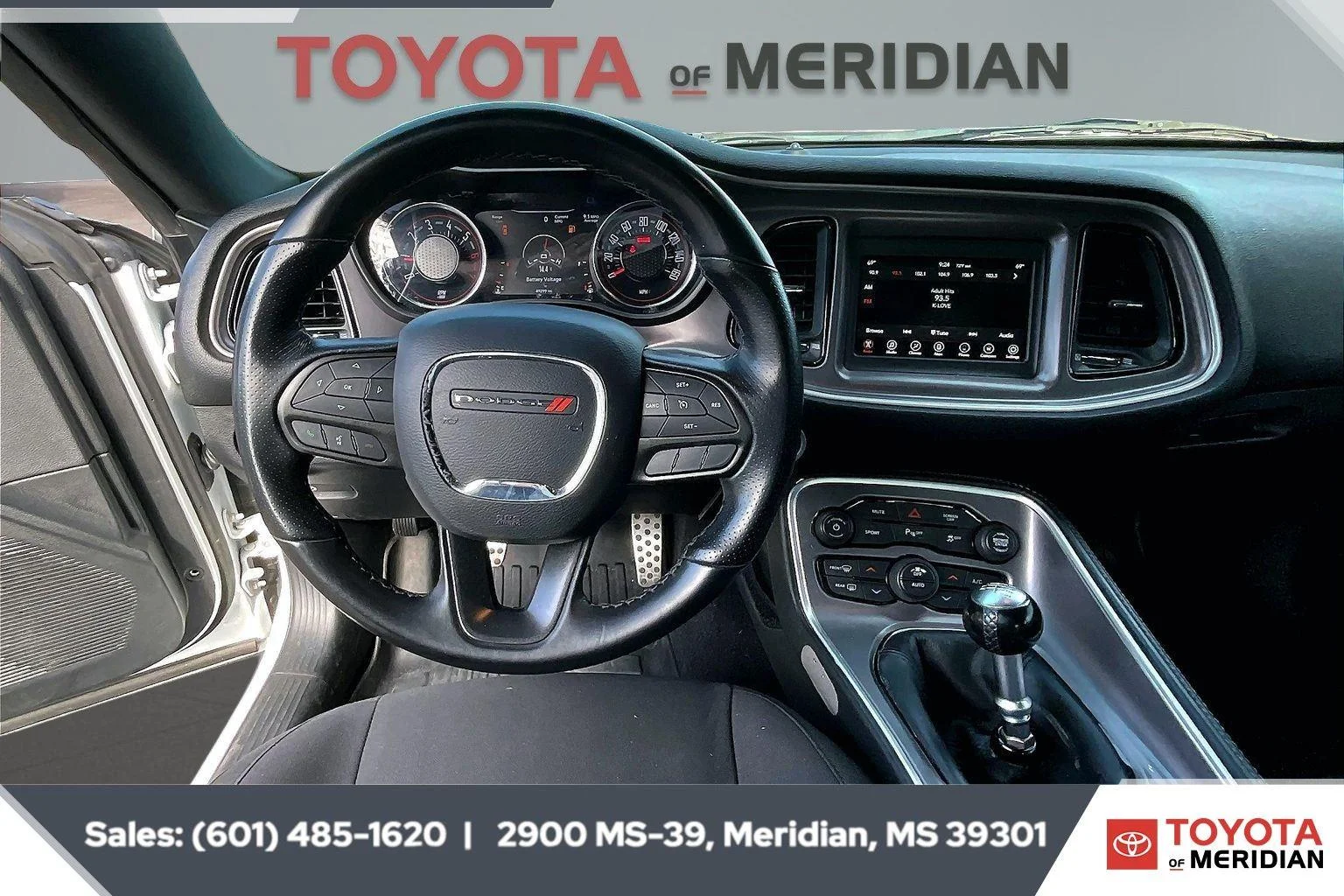 Used 2022 White Knuckle Clearcoat Dodge R/T image 5