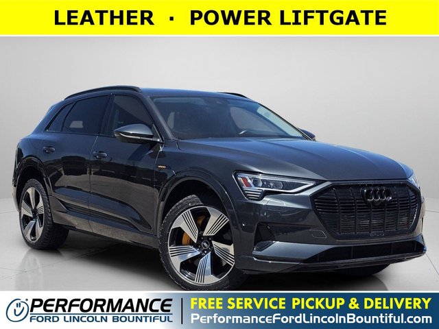 2022 Audi e-tron Premium Plus