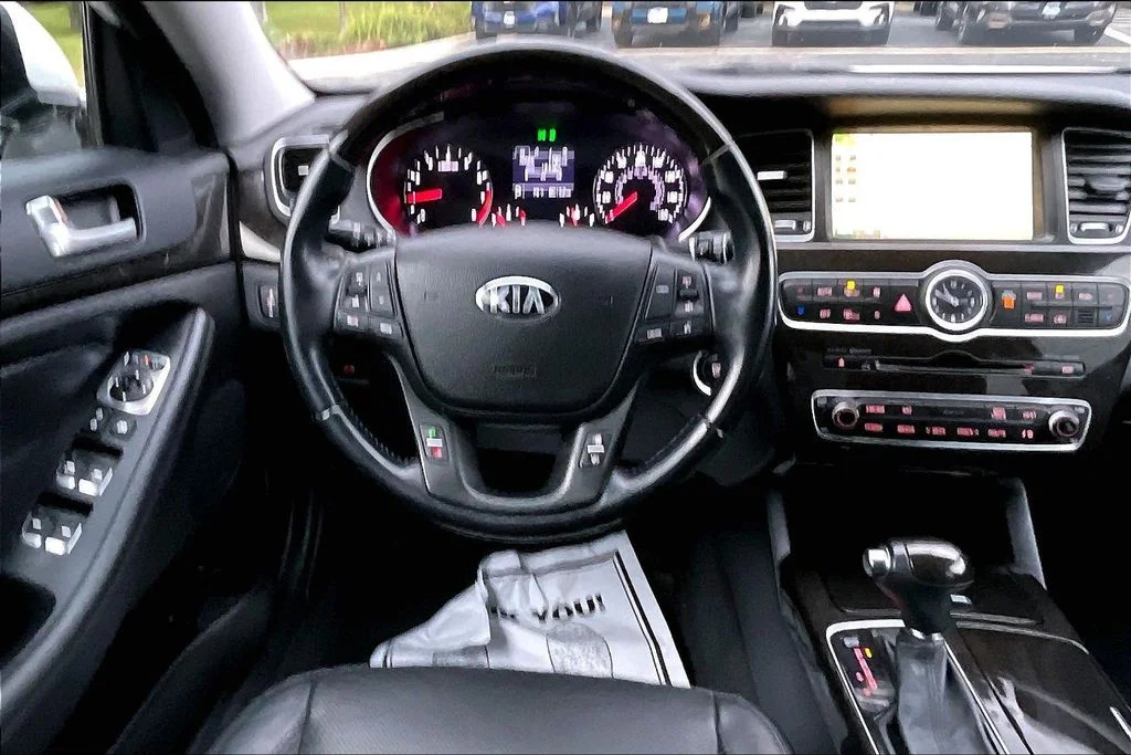 Used 2016 White Kia Premium image 5