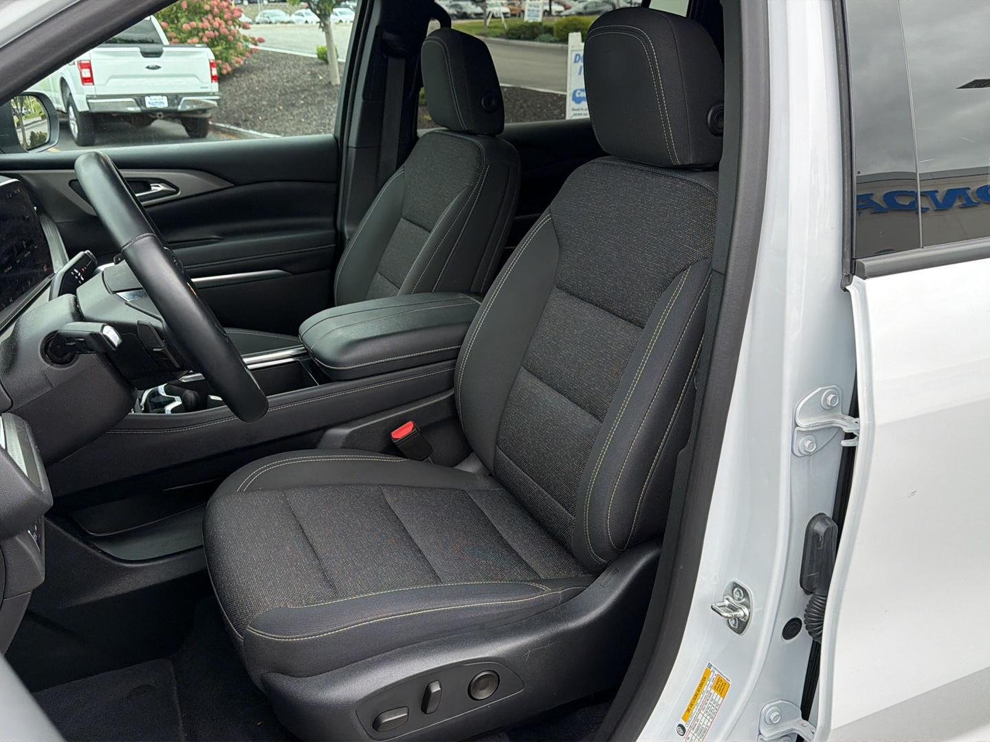 Used 2025 Summit White Chevrolet AWD LT image 16