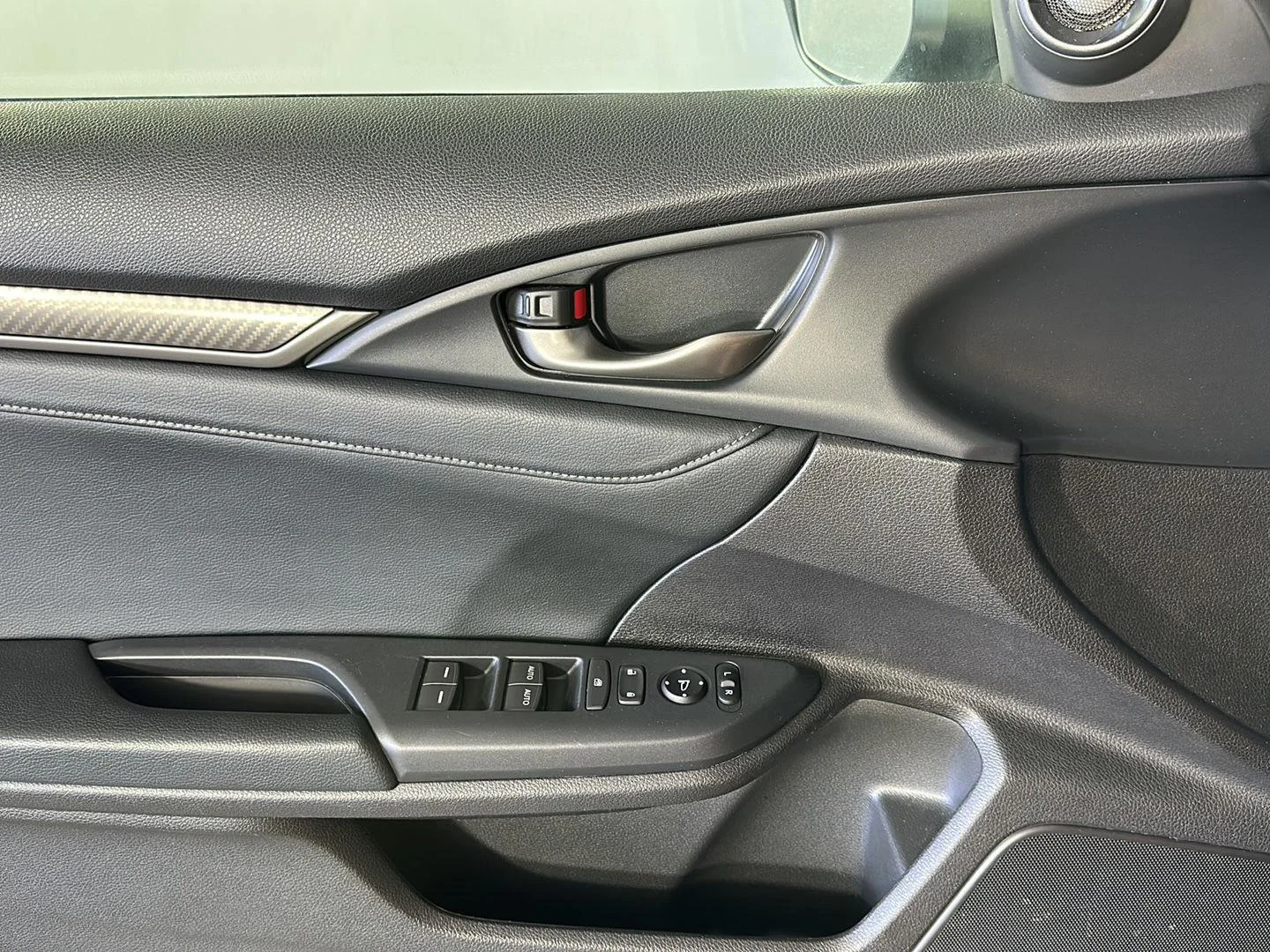 Used 2019 Polished Metal Metallic Honda Sport Touring image 21