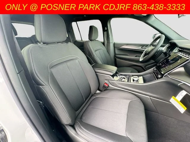 New 2026 Bright White Clear-Coat Exterior Paint Jeep Laredo image 27
