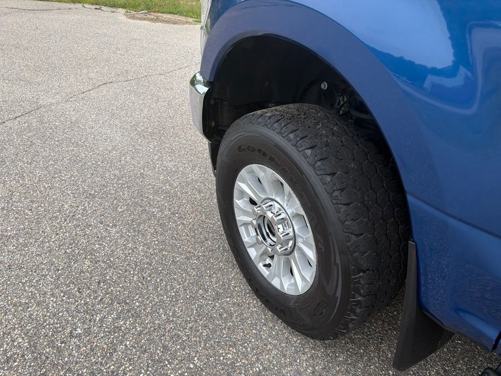 Certified Used 2022 Blue Metallic Ford XL image 8