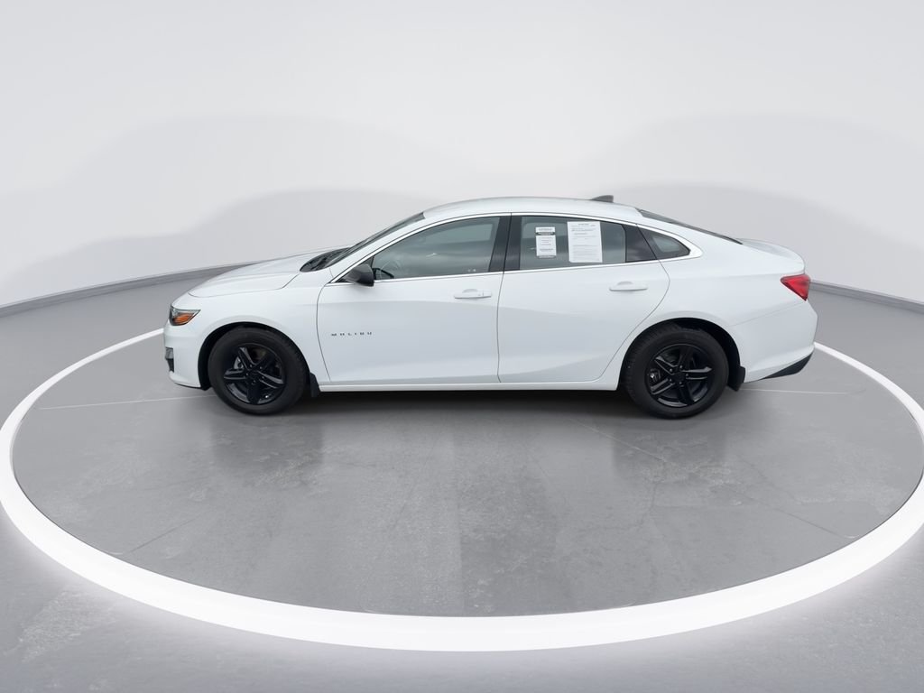 Used 2022 White Chevrolet LS image 5