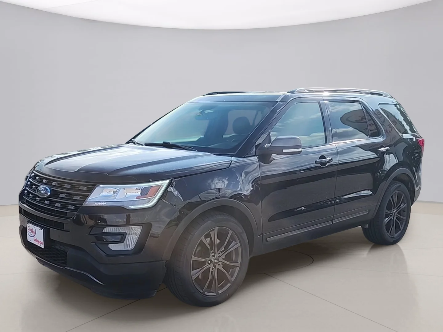 Used 2017 Black Ford XLT image 1