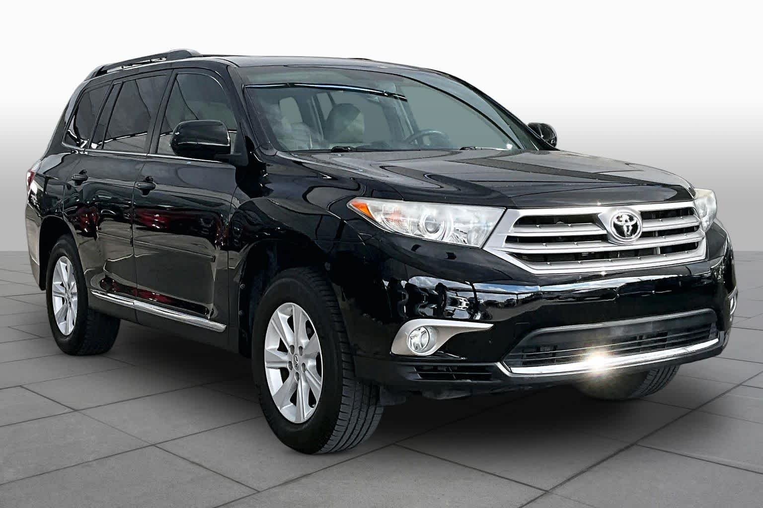 Used 2013 Black Toyota SE image 3