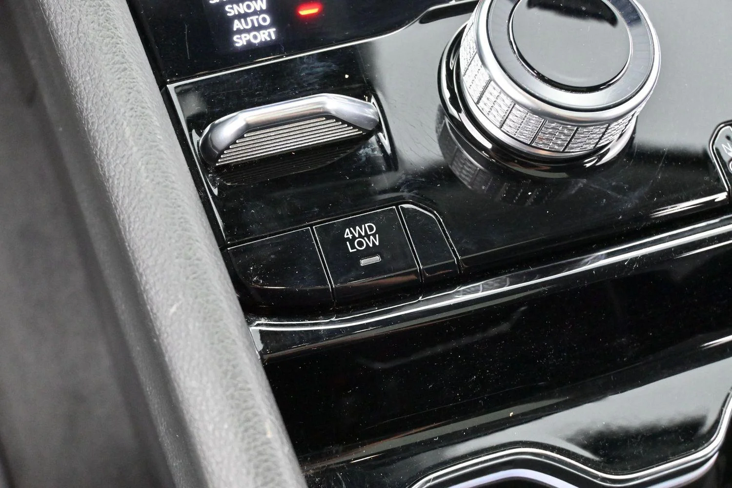 Used 2023 Rocky Mountain Pearlcoat Jeep 4xe image 20
