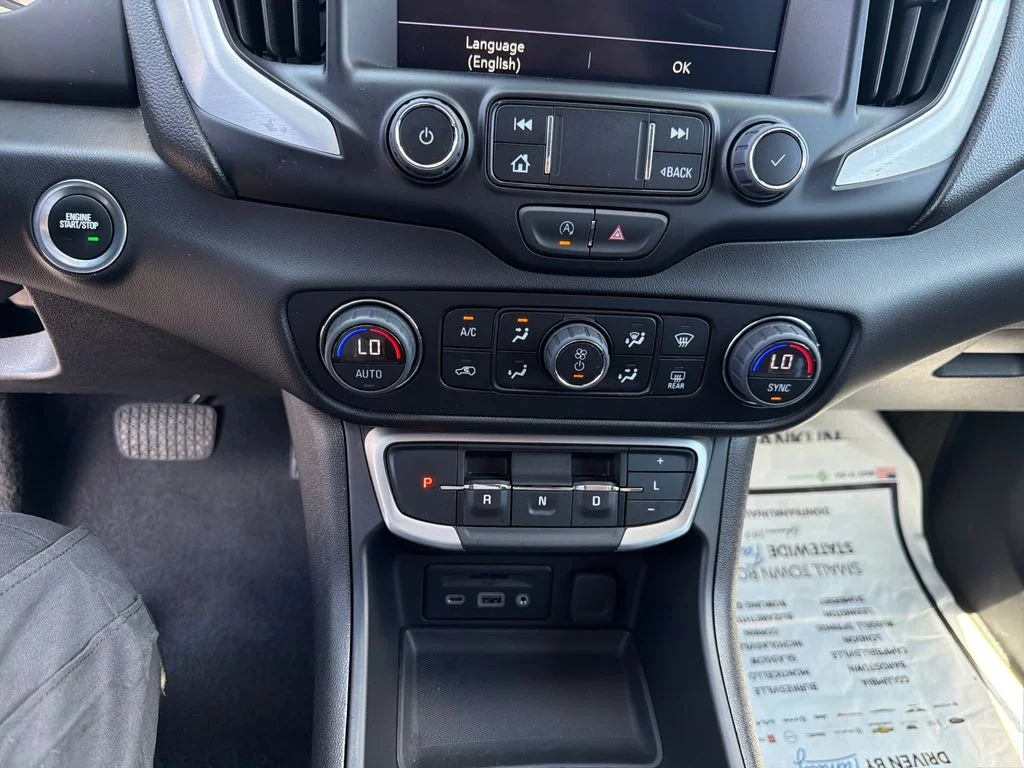 Used 2024 White GMC SLT image 20