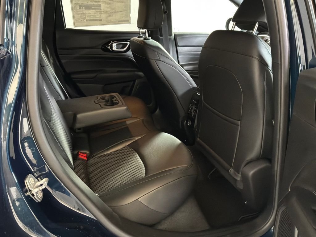 New 2026 Fathom Blue Pearl Coat Jeep Latitude image 14