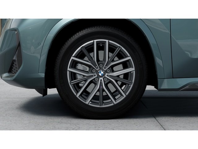 New 2026 Cape York Green Metallic BMW xDrive28i image 7