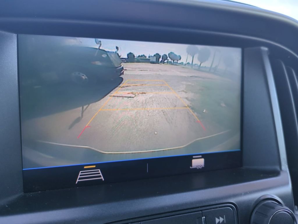 2022 Chevrolet Colorado LT - Photo 24