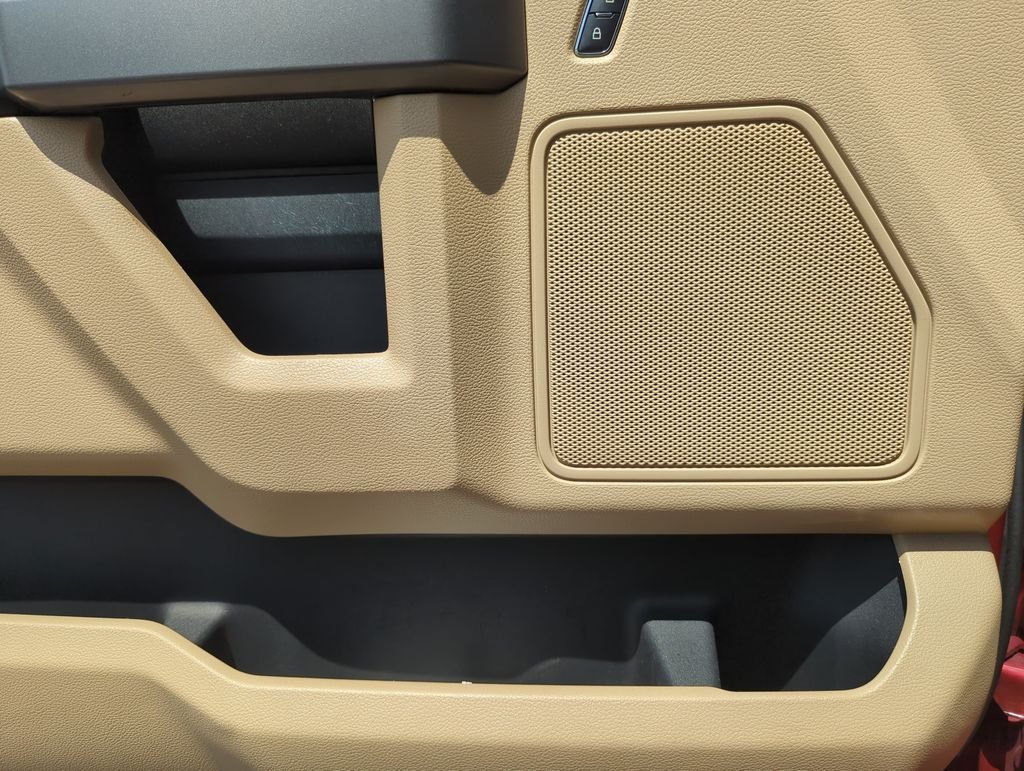 Used 2015 Red Ford XLT image 31