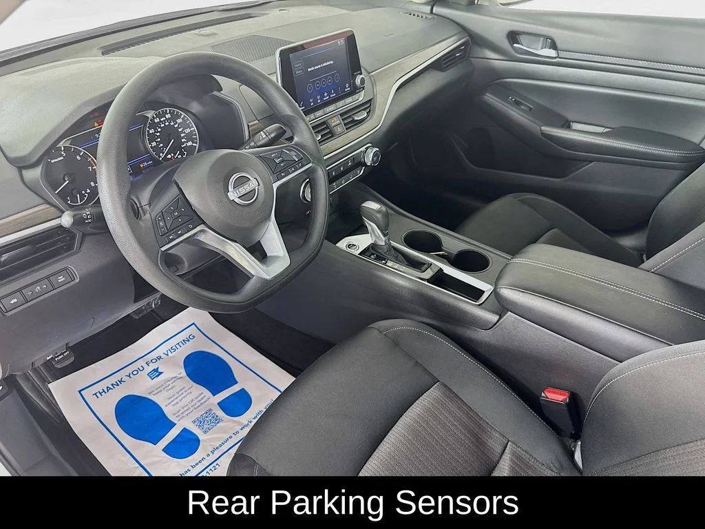 Used 2025 Glacier White Nissan 2.5 SV image 10