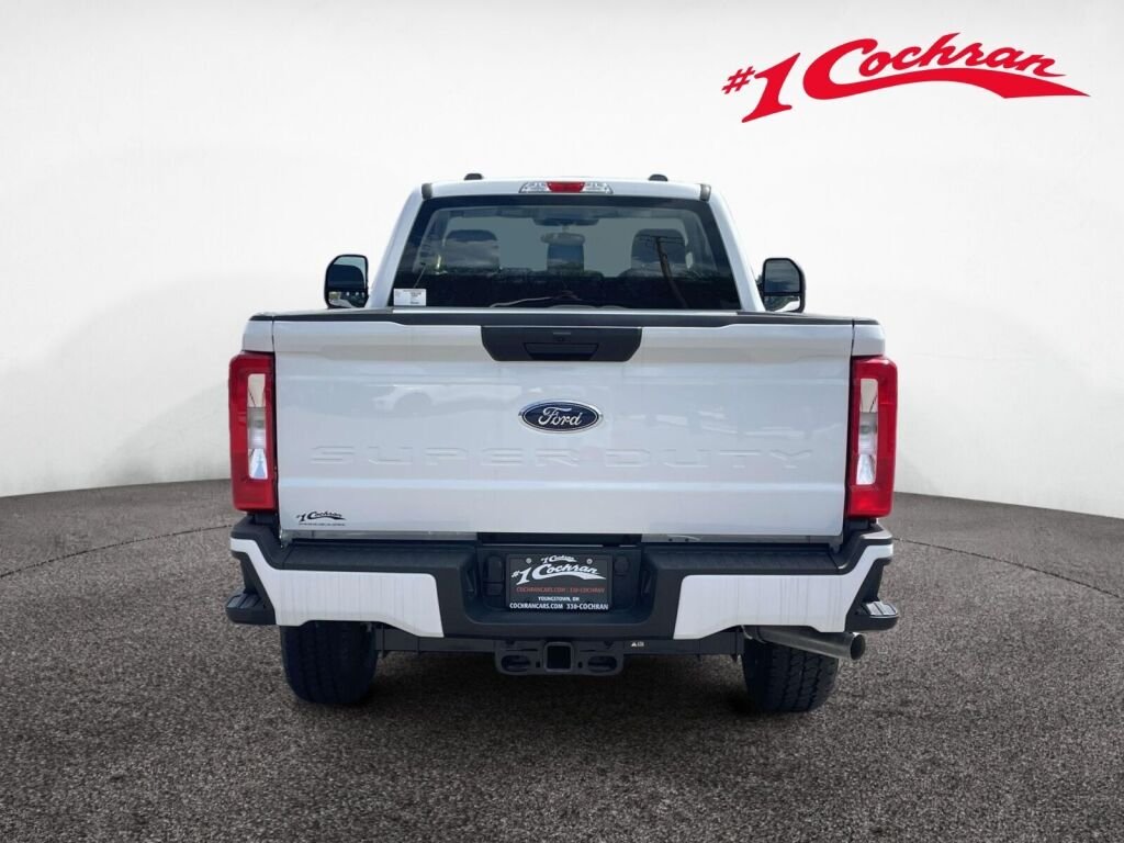 New 2026 Oxford White Ford XL image 8