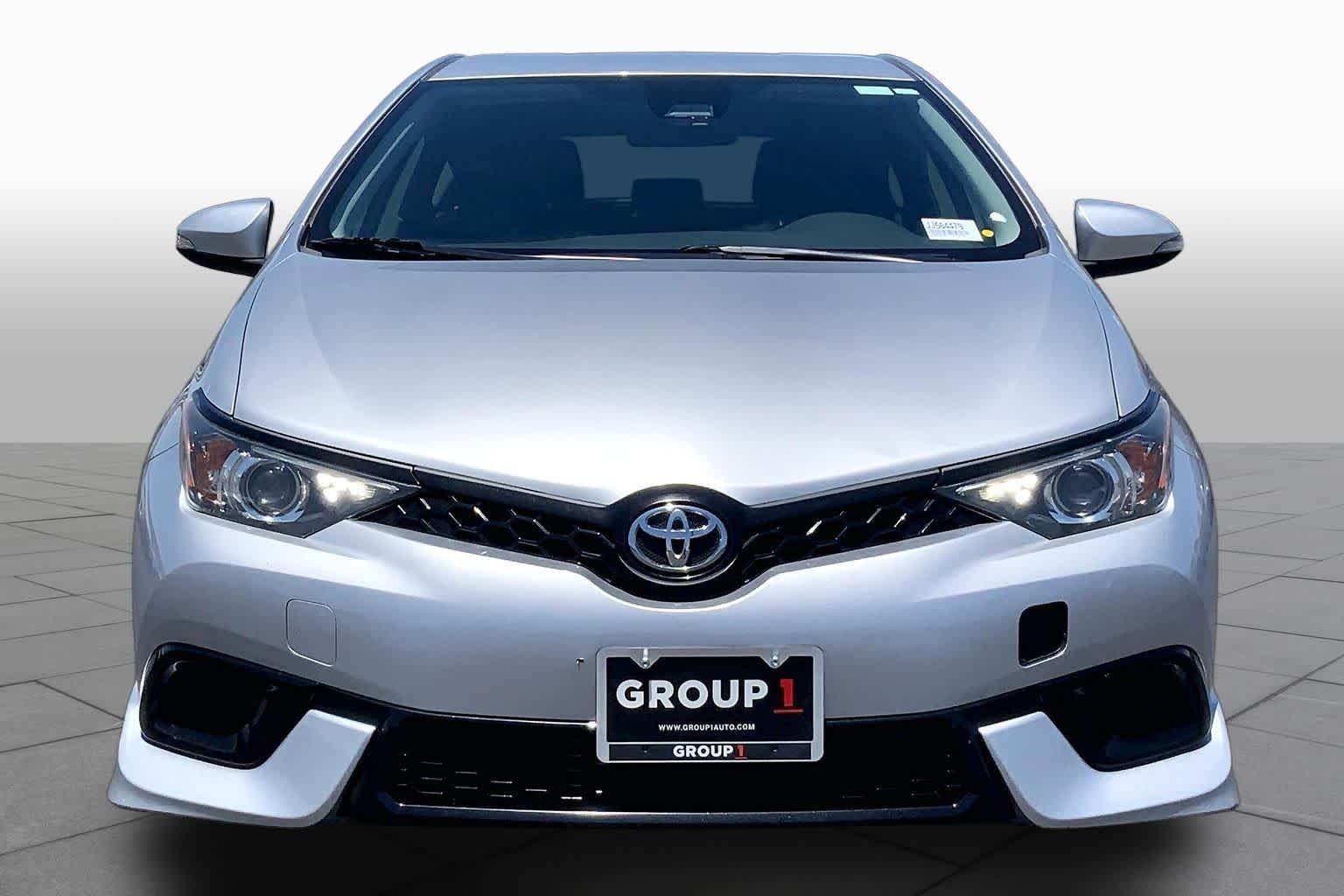 Used 2018 Classic Silver Metallic Toyota  image 4