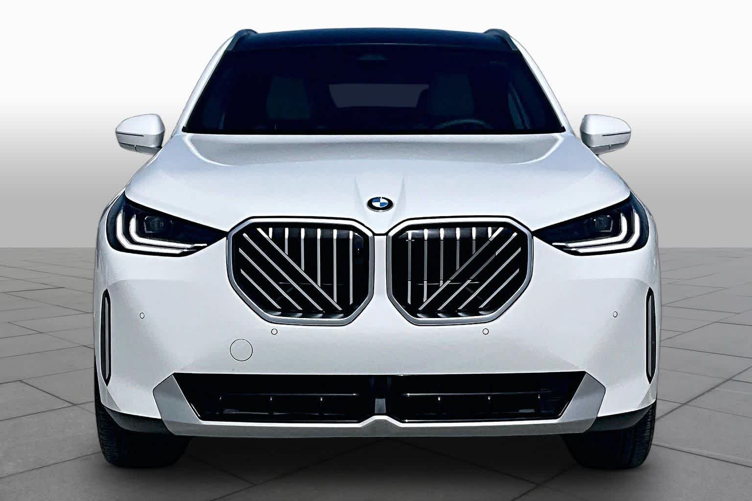 Used 2025 Alpine White BMW 30 xDrive image 3