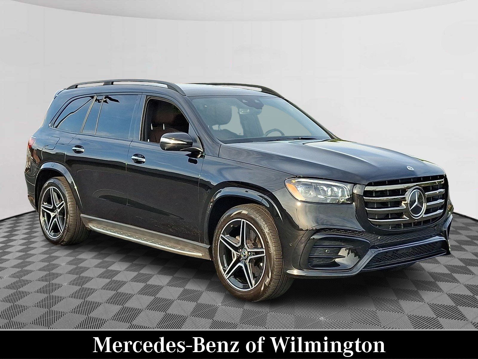 Used 2026 Black - 040 Mercedes-Benz 4MATIC® image 1