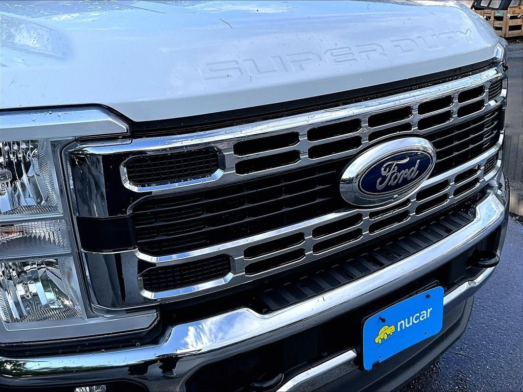 Used 2023 Oxford White Ford XLT image 32