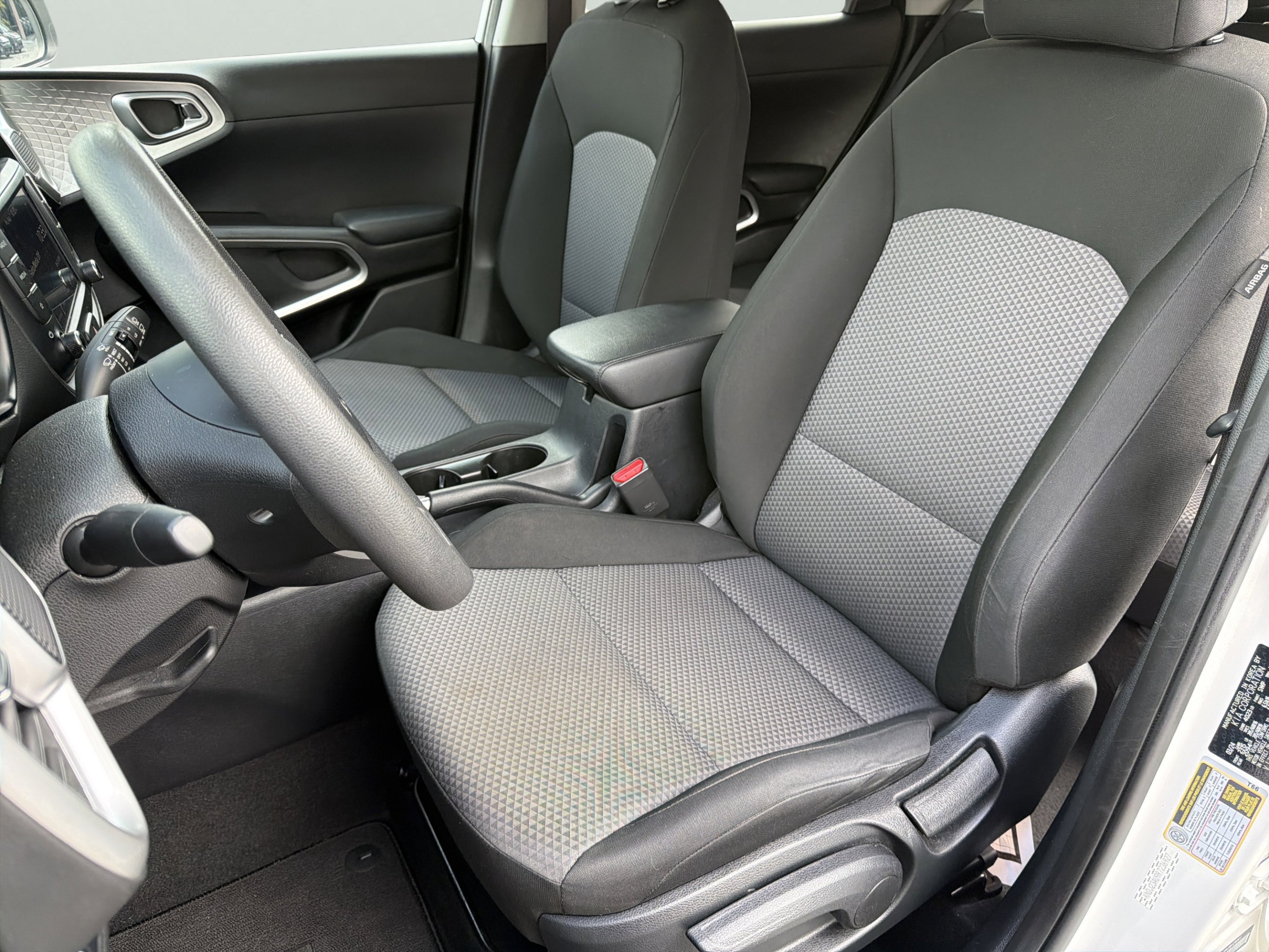 Used 2024 Snow White Pearl Kia LX image 22