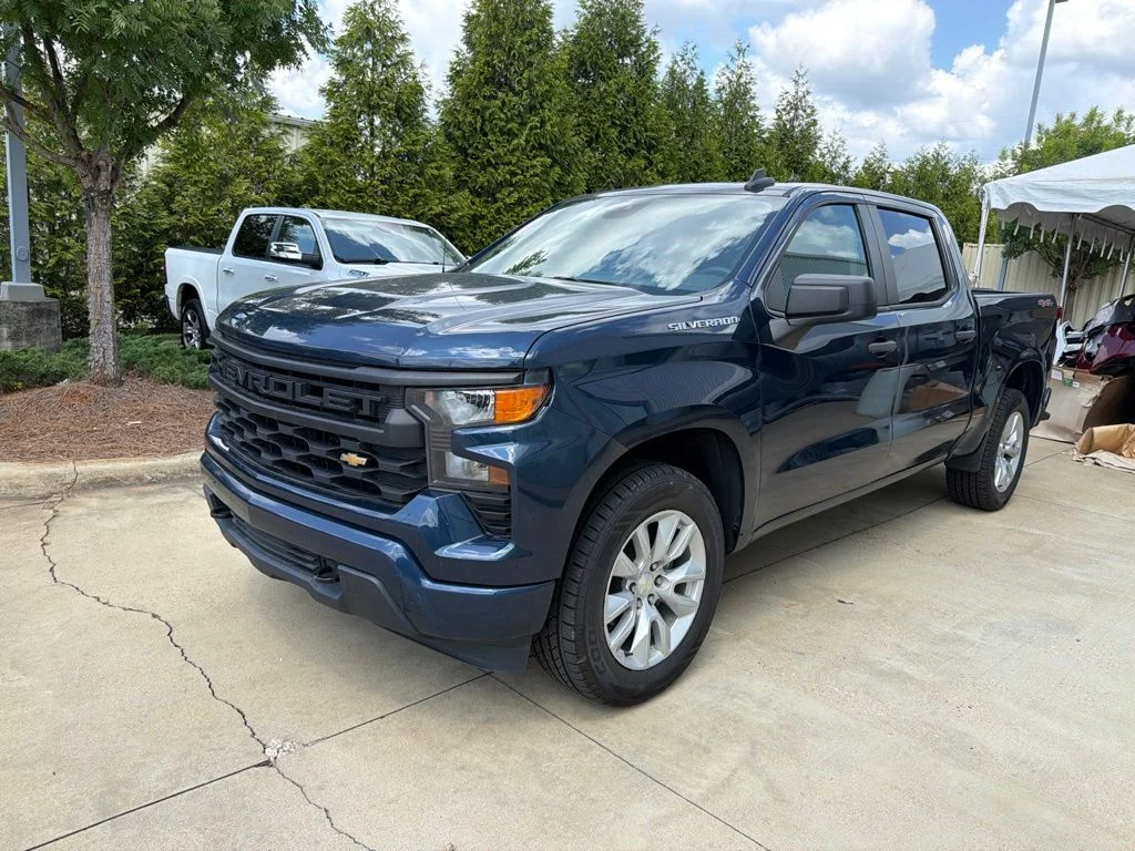 Used 2022 Blue Chevrolet Custom image 4