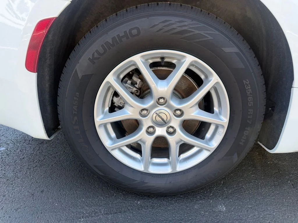 Used 2023 White Chrysler LX image 42