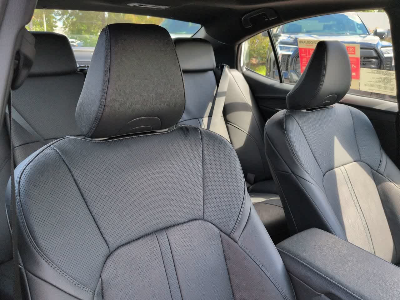 New 2026 Wind Chill Pearl with Midnight Black Metallic roof <sup>1</sup> Toyota  XSE image 7