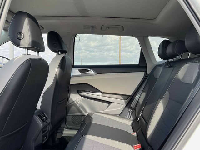 New 2026 Pure White Volkswagen SE image 20