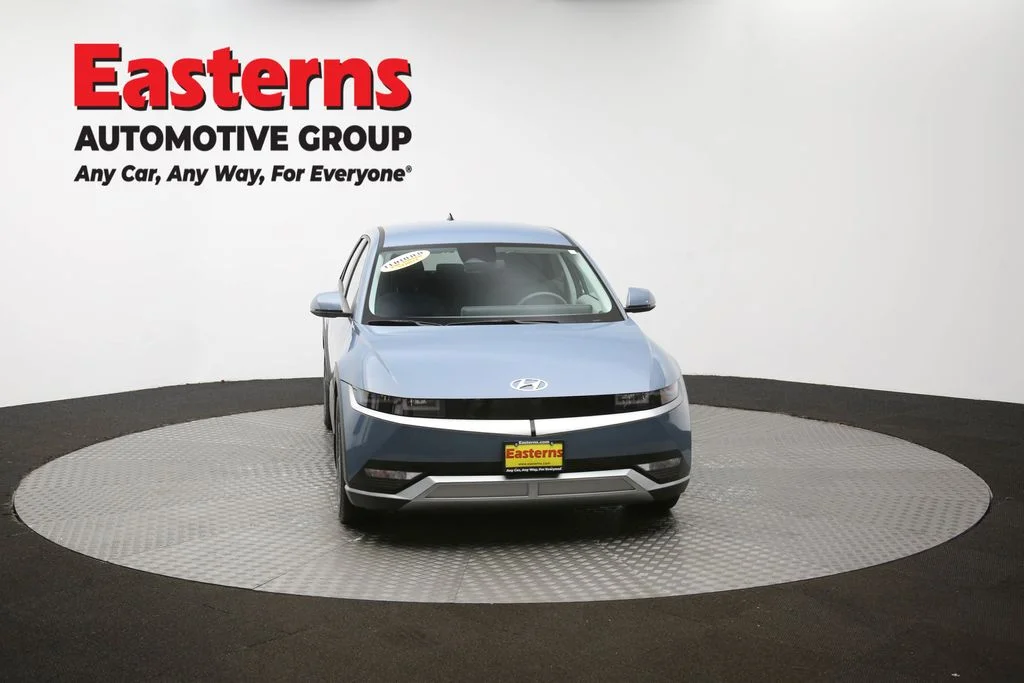 Used 2023 Blue Hyundai SE image 48