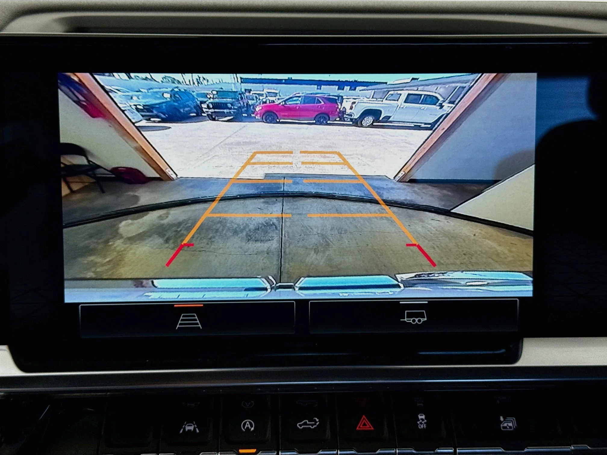 Used 2024 Summit White GMC Elevation image 16
