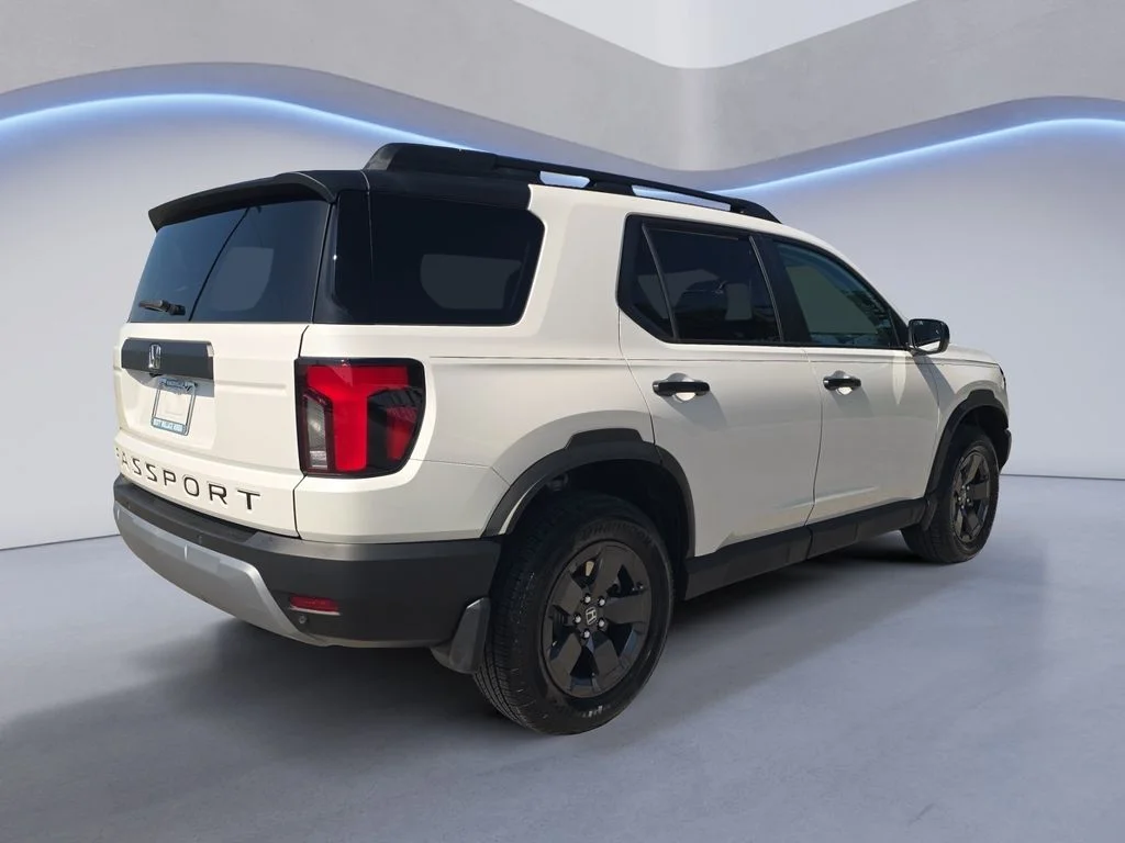 New 2026 Platinum White Pearl Honda RTL image 6