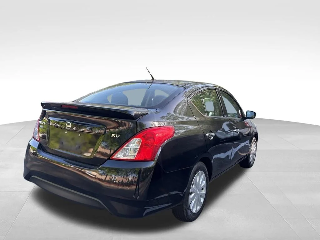 Used 2019 Black Nissan 1.6 SV image 5