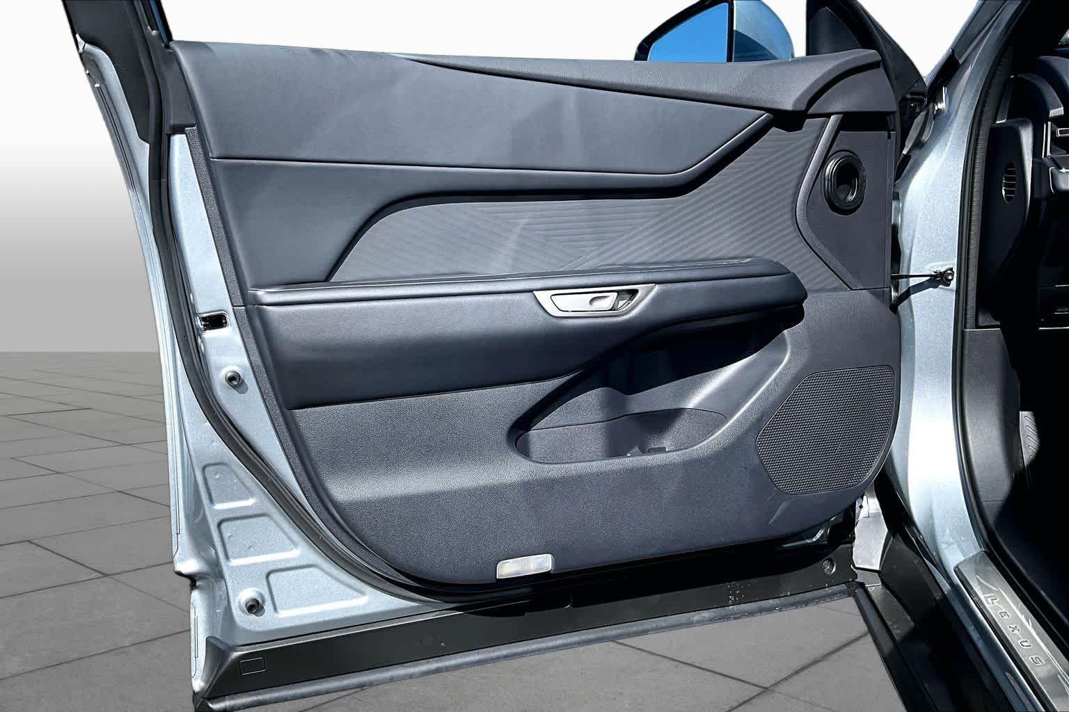 New 2026 Iridium Lexus PREMIUM image 16