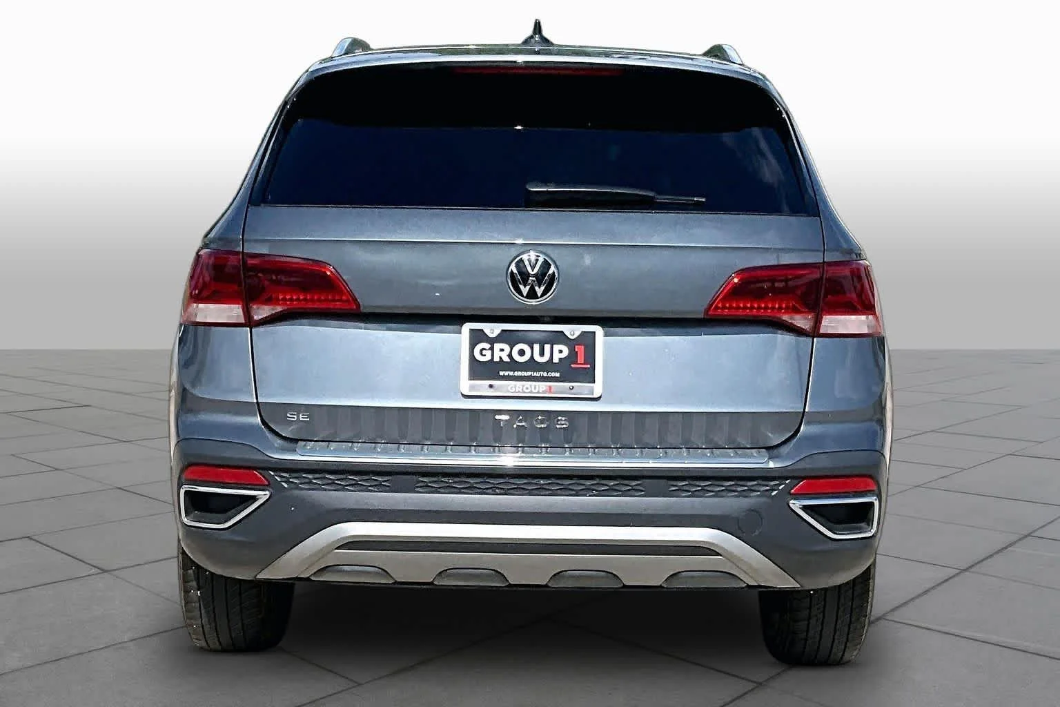 Used 2022 Platinum Gray Metallic Volkswagen SE image 5