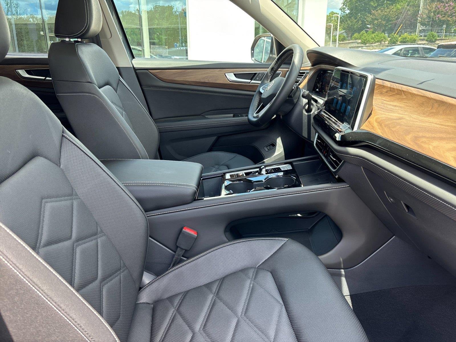 New 2026 pure gray Volkswagen 2.0T SE w/Technology image 39