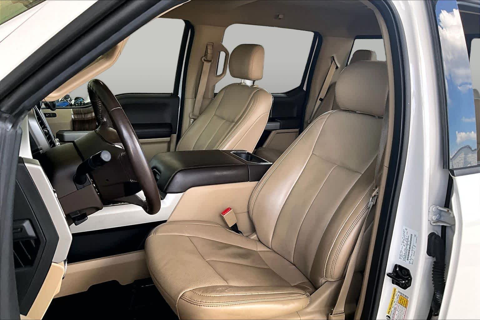 Used 2018 White Platinum Metallic Tri-Coat/Stone Gray Ford LARIAT image 8