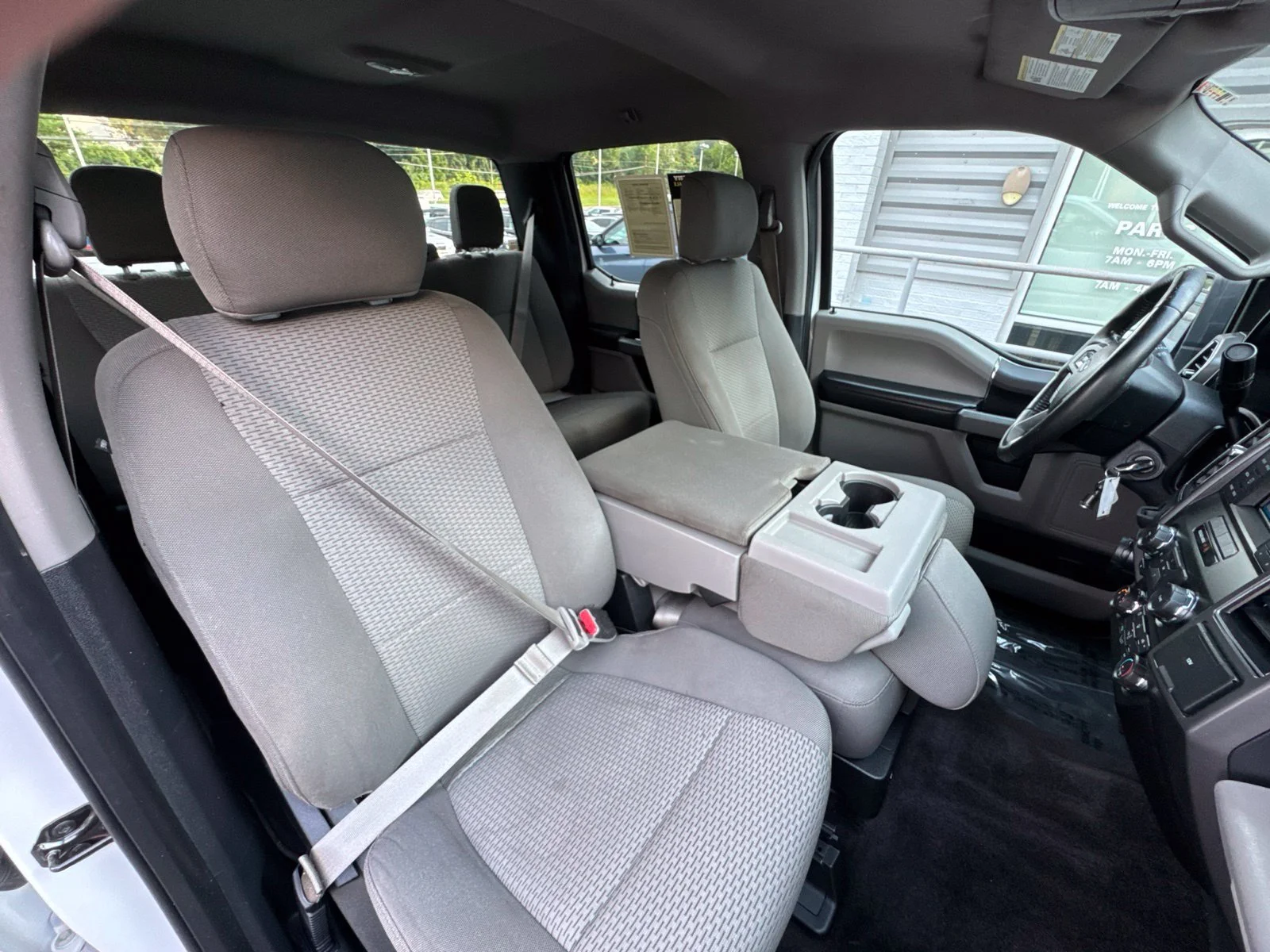Used 2017 Oxford White Ford XLT image 38