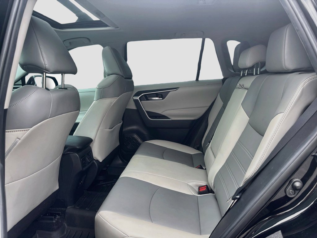 Used 2021 Black Toyota XLE Premium image 16