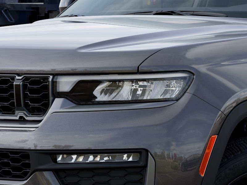 New 2026 Baltic Gray Metallic Clear-Coat Exterior Paint Jeep Limited image 10