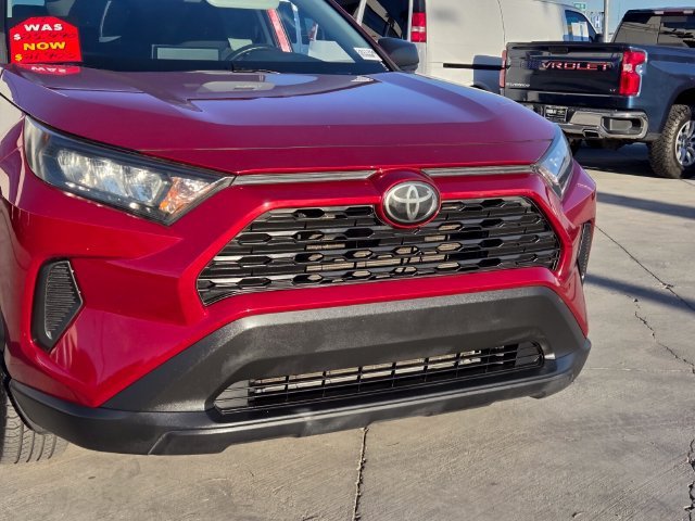 2019 Toyota RAV4 LE - Photo 8