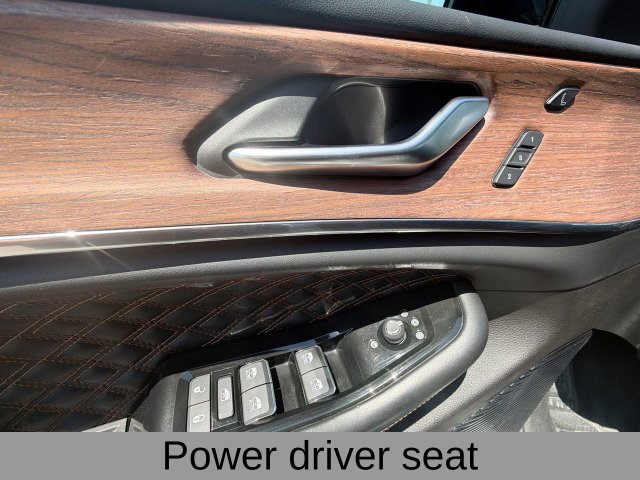 Used 2021 Silver Jeep Summit image 21