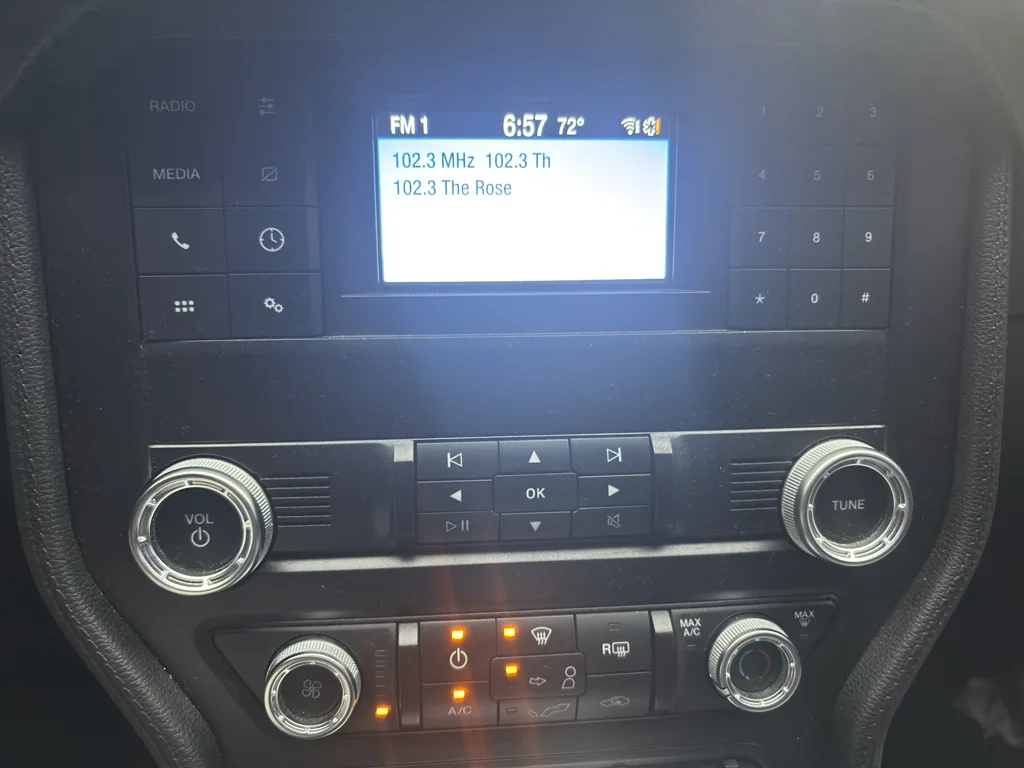 Used 2019 Oxford White Ford EcoBoost image 6