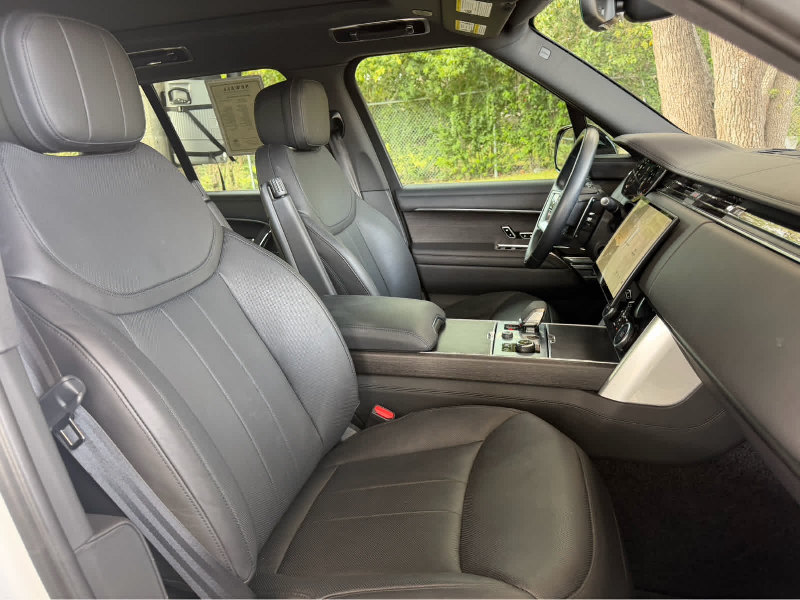 Certified Used 2023 Fuji White Land Rover SE image 13