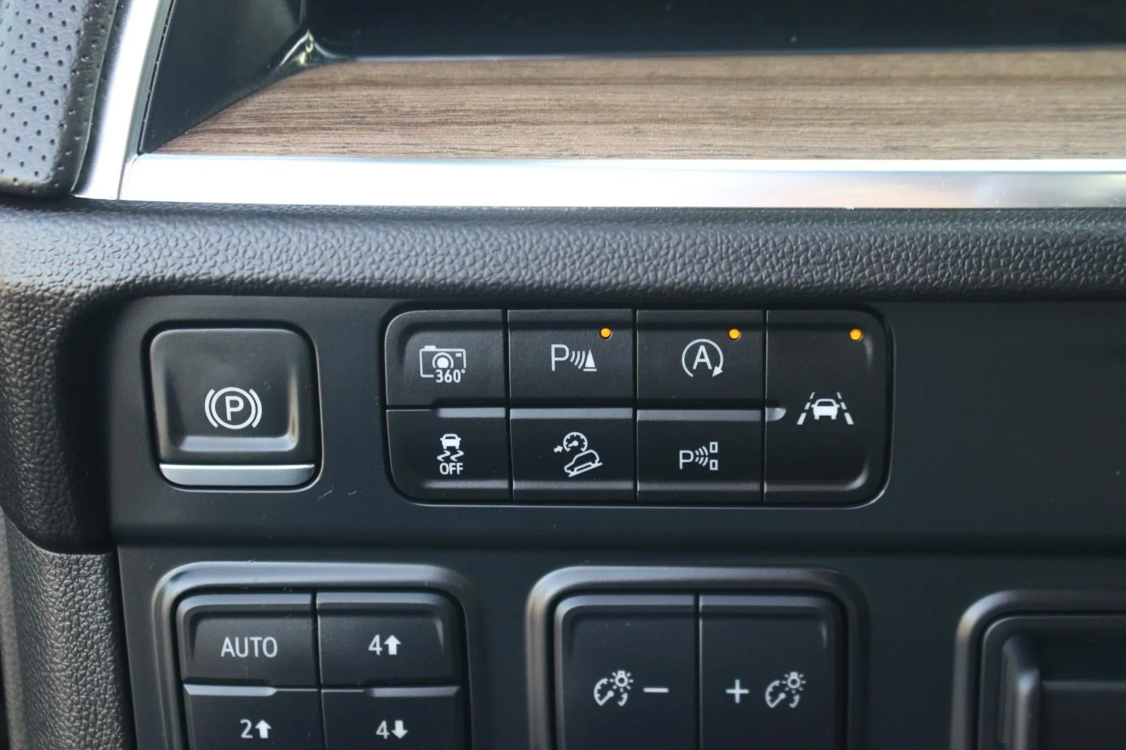 Used 2025 Black Chevrolet High Country image 31