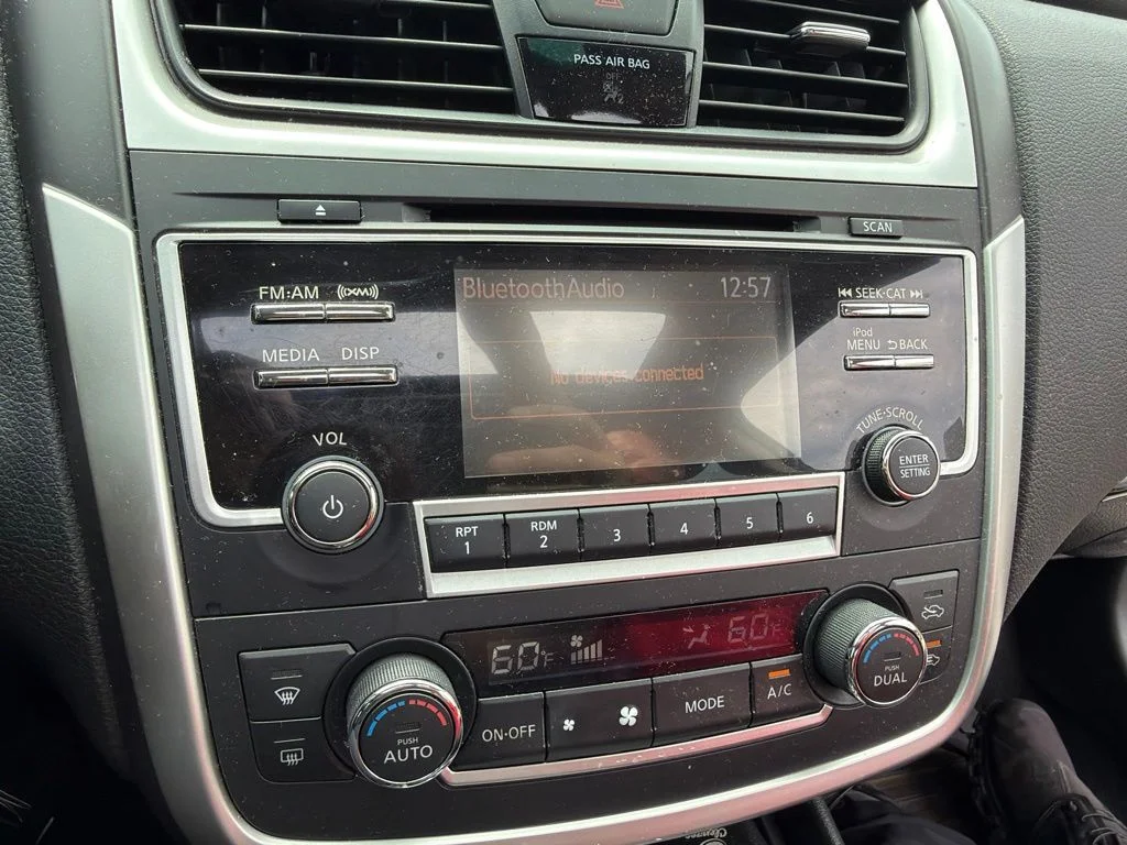 Used 2017 Black Nissan 2.5 SL image 13