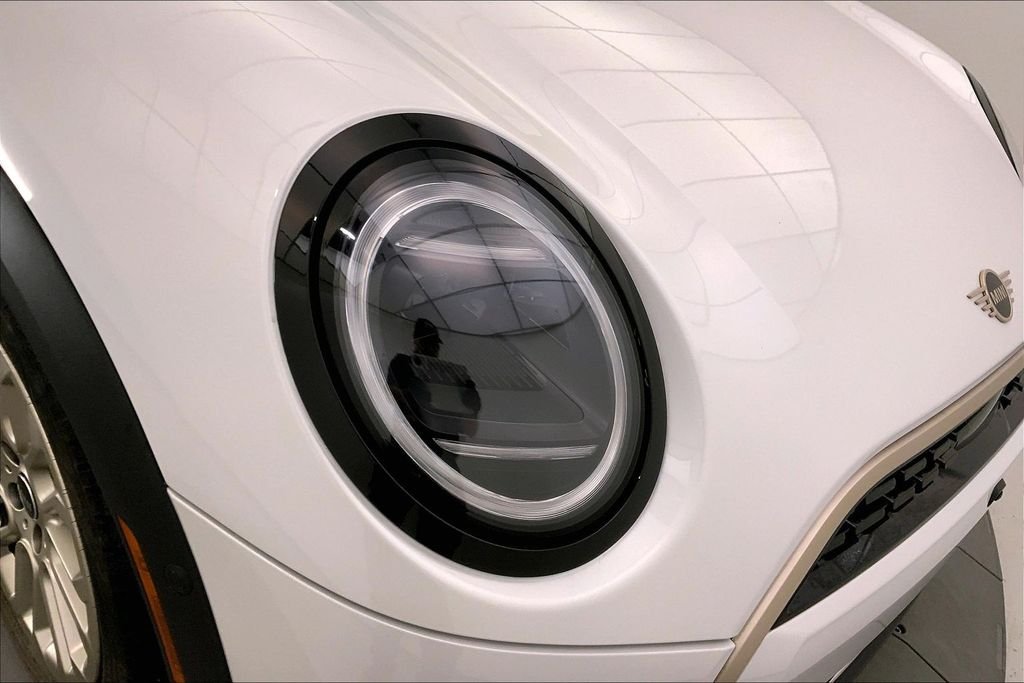 Used 2026 Nanuq White Metallic MINI Iconic image 27