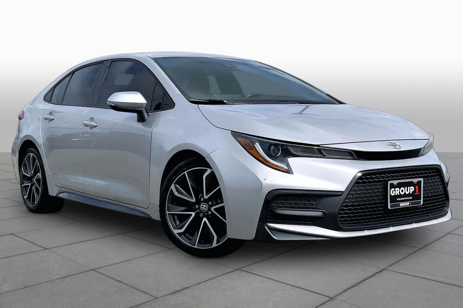 Used 2020 Classic Silver Metallic Toyota SE image 3
