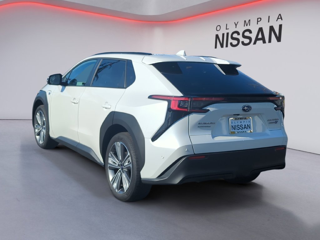 Used 2023 White Subaru Limited image 4