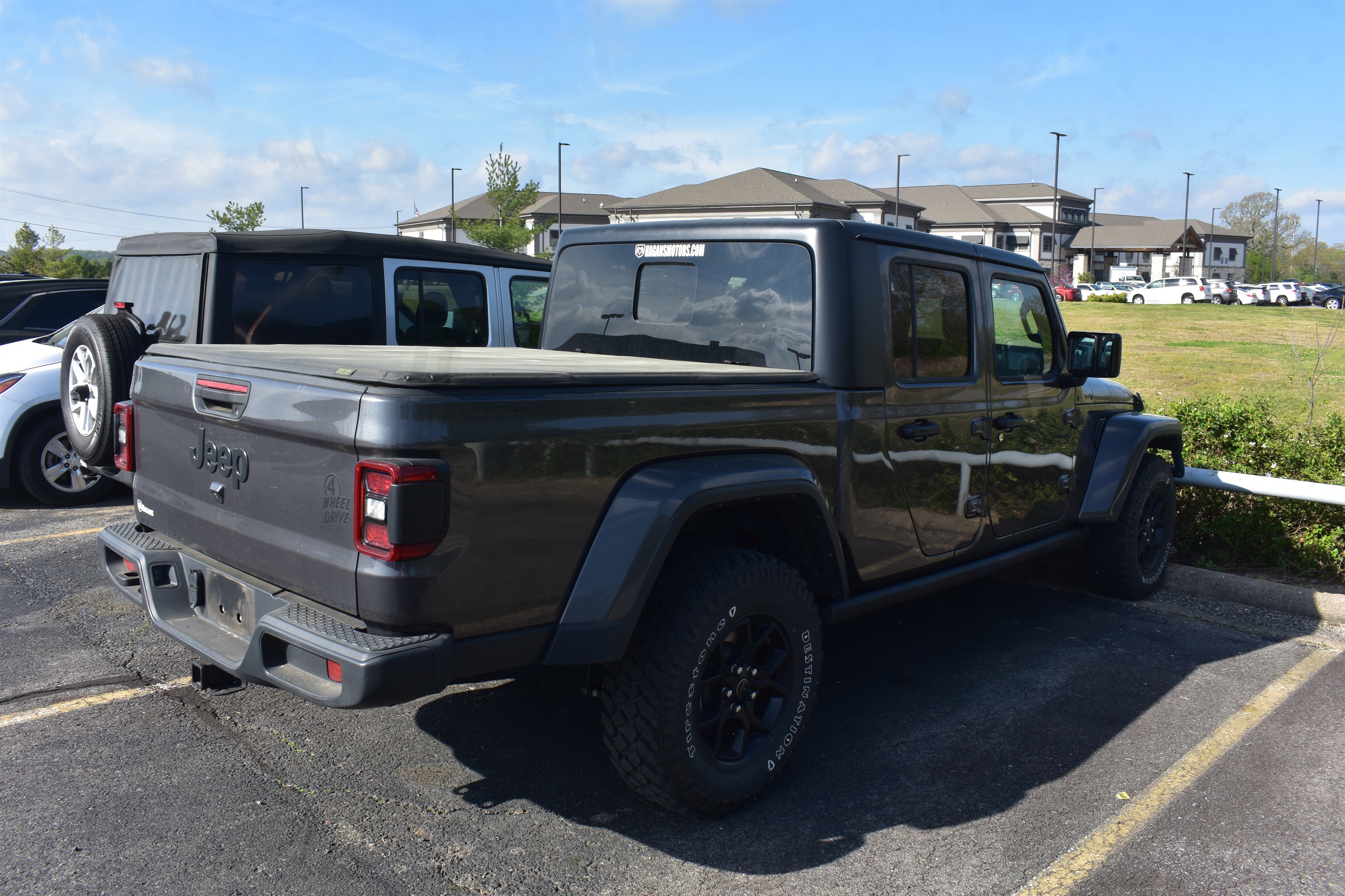 Used 2025 Jeep Gladiator Willys with VIN 1C6PJTAG6SL508894 for sale in Little Rock